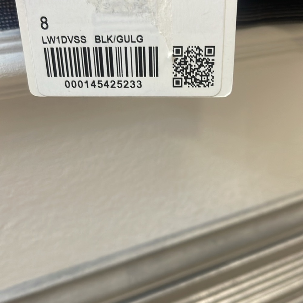 NWT Lululemon size 8 top - Picture 5 of 5